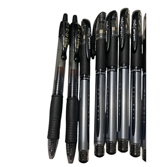 Lot of 12 uni-ball Mix Uni-ball / Signo Rollerball Pens Black Ink - Picture 3 of 7